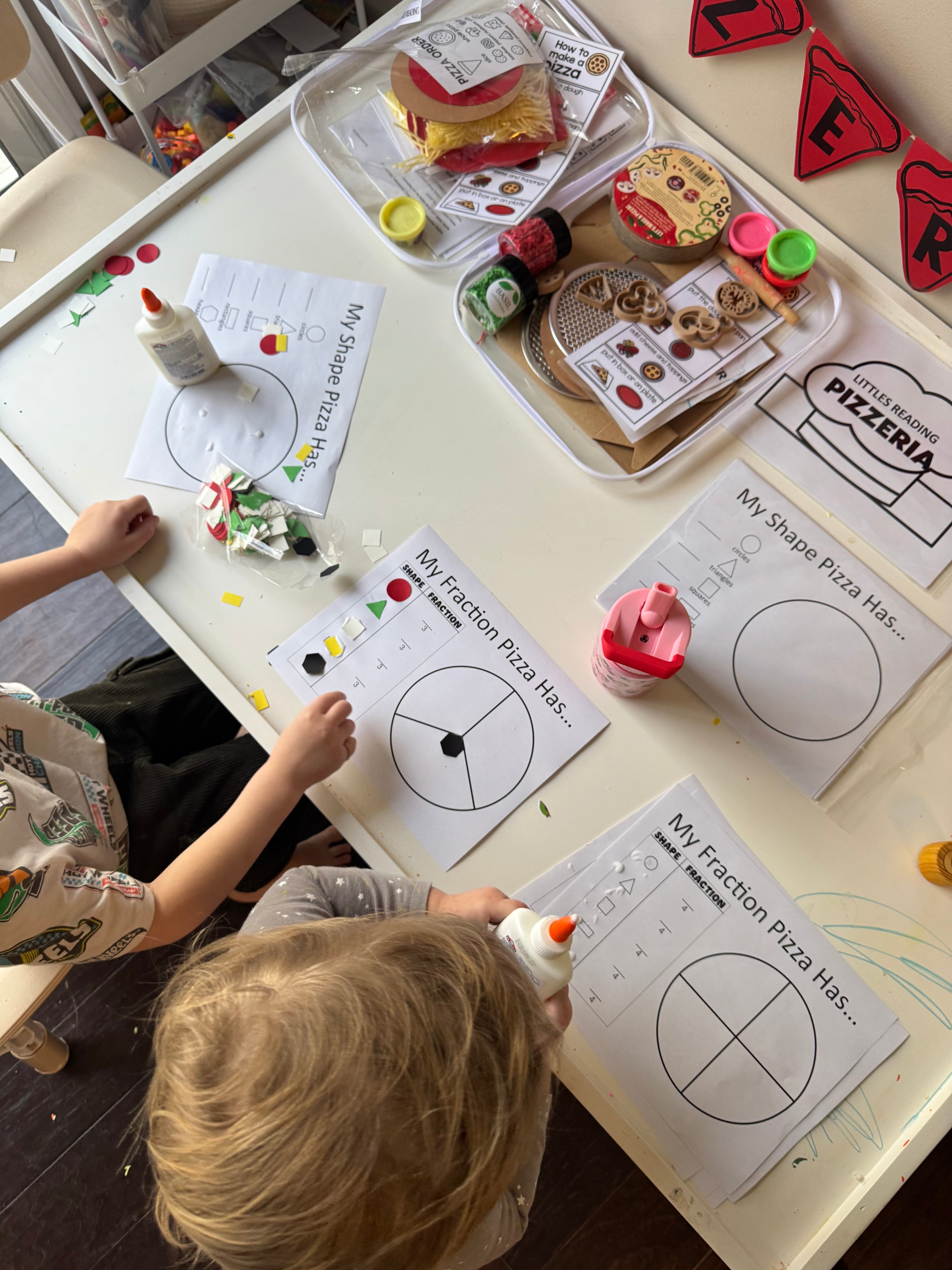 Pizzeria activity box